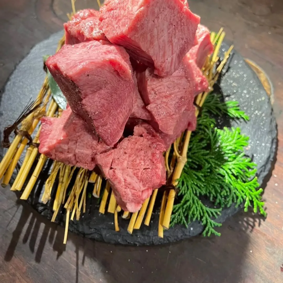 谷町六丁目で味わう赤身肉の芸術！